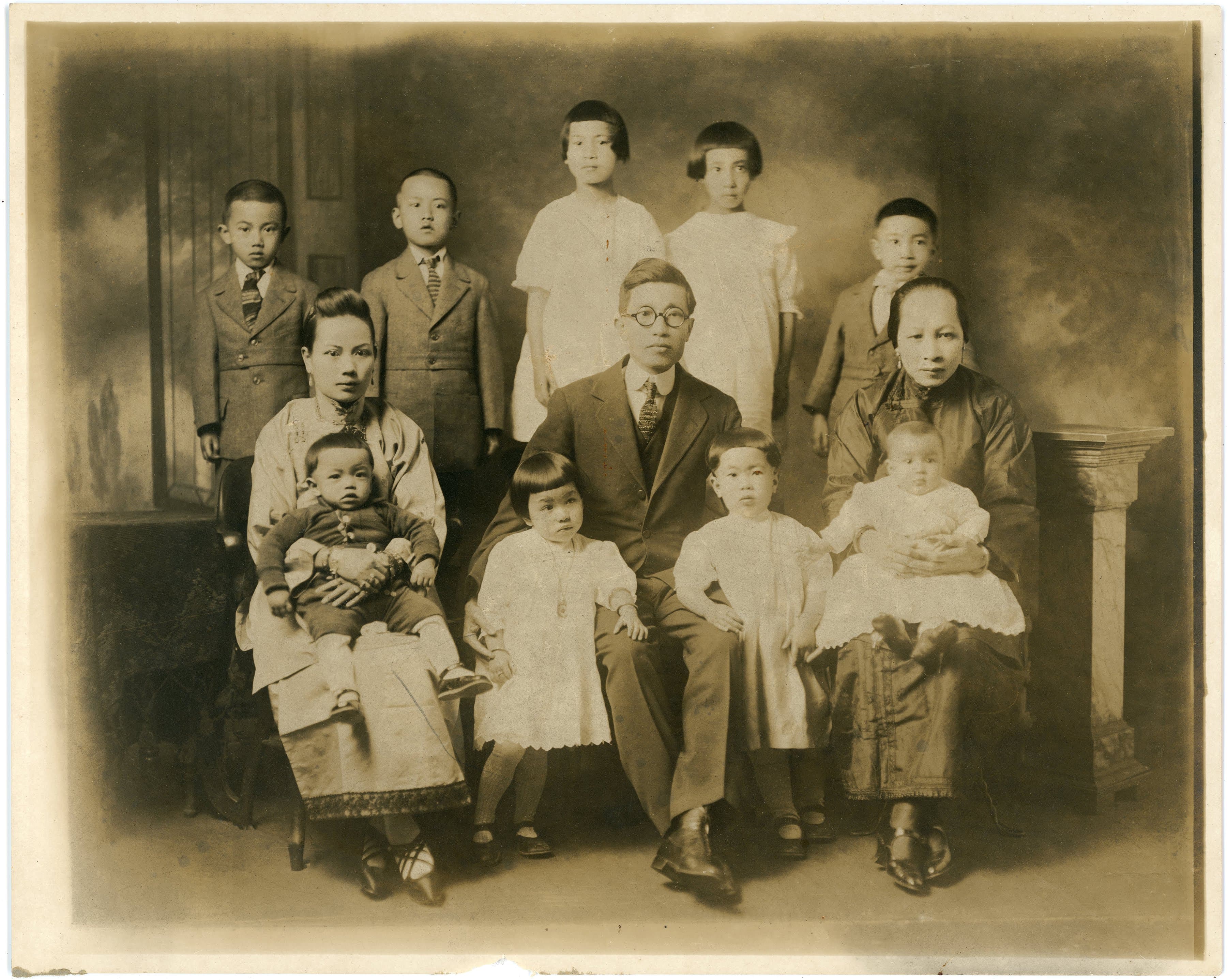 Toy Wong family-1920s hi res