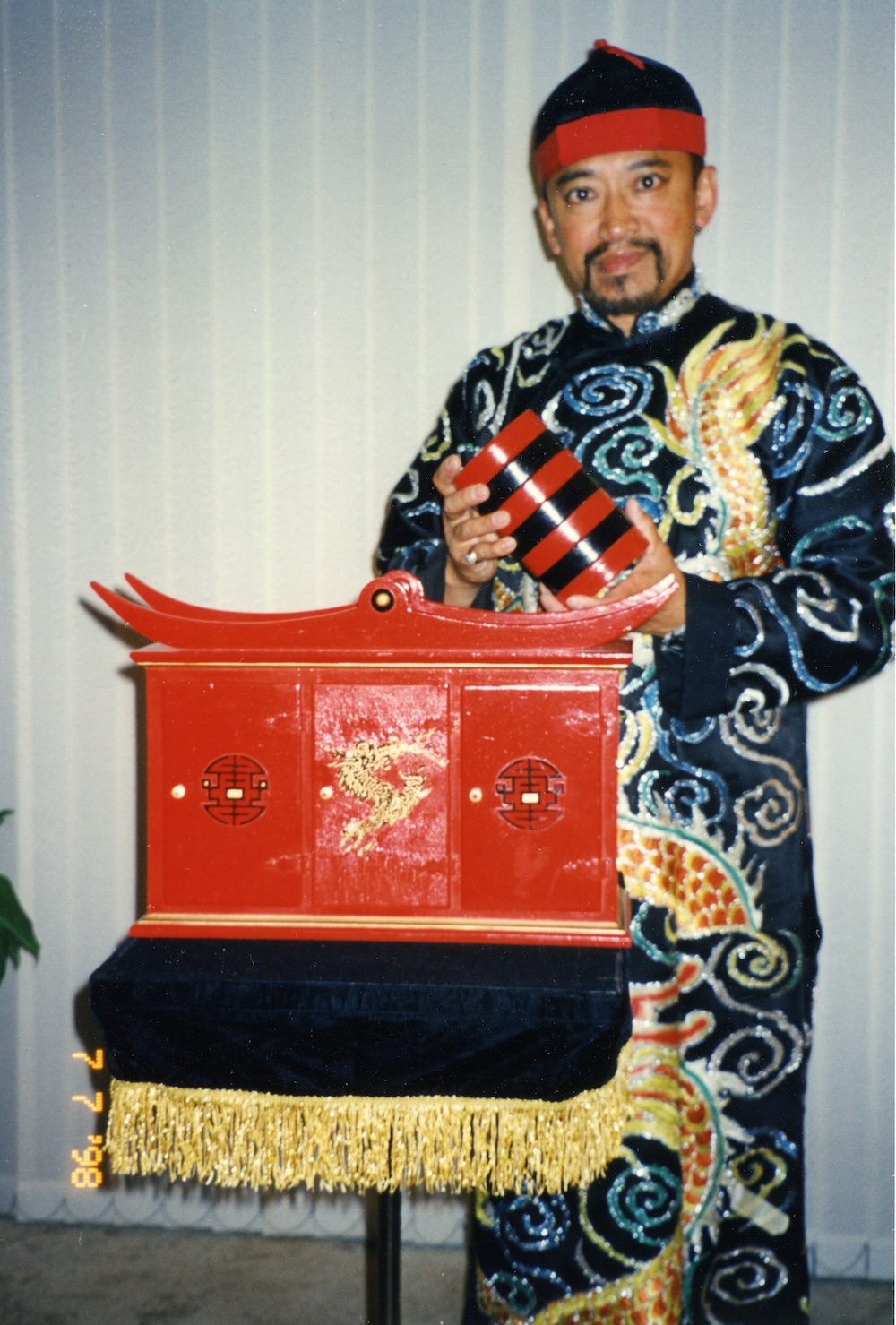 Chinese Canadian Museum Honours Legendary Magician Tony Eng With New Exhibition at Victoria Location